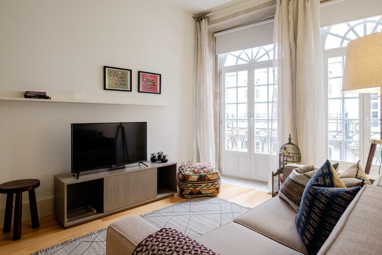 Boutique Rentals-Flores Plaza In City Historical Center Porto Luaran gambar