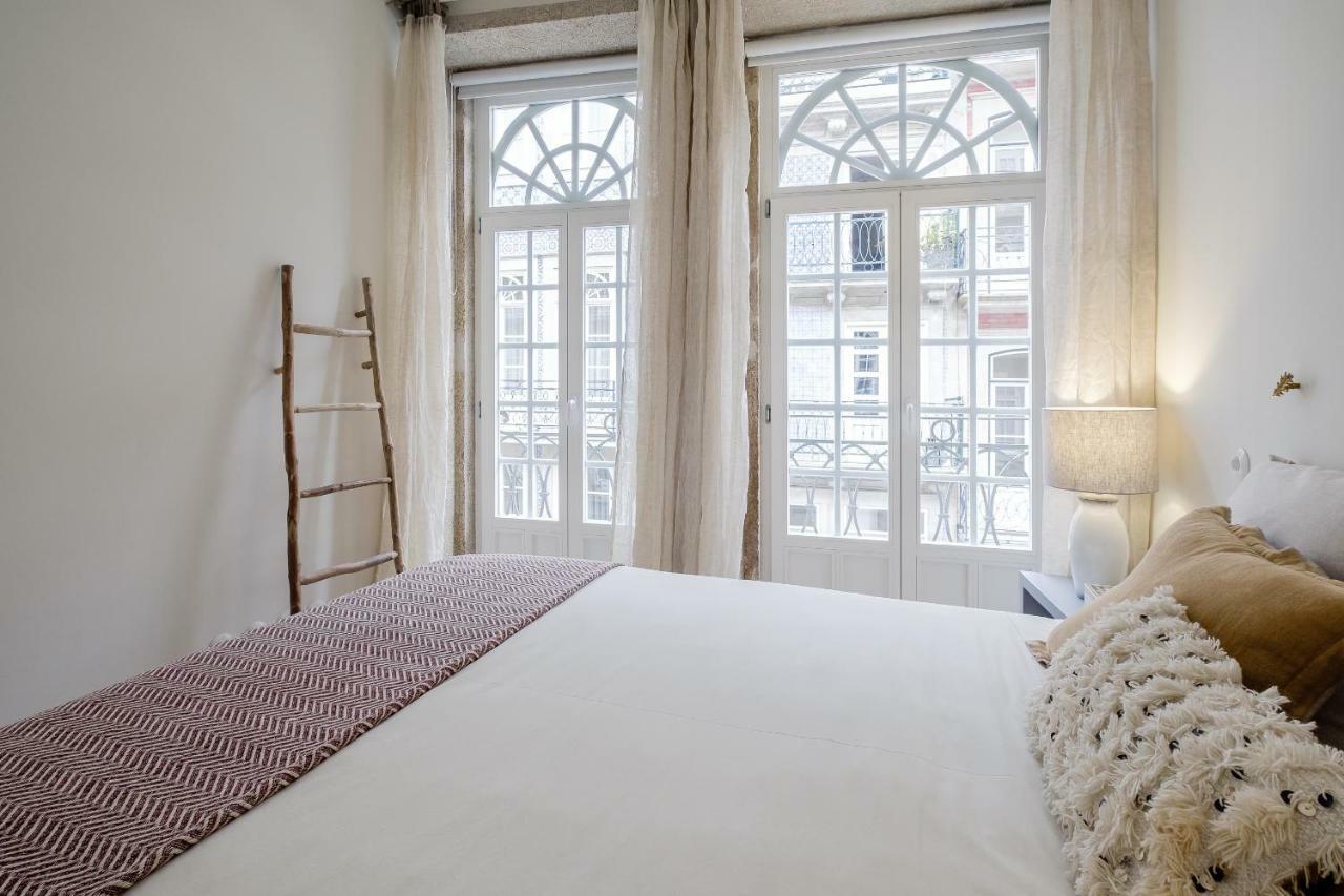 Boutique Rentals-Flores Plaza In City Historical Center Porto Luaran gambar