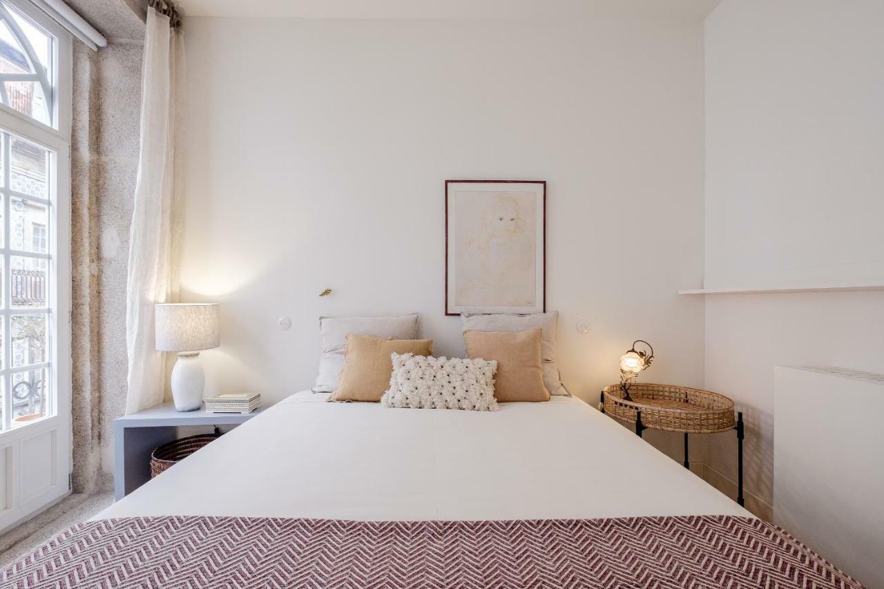 Boutique Rentals-Flores Plaza In City Historical Center Porto Luaran gambar