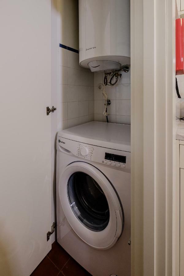 Boutique Rentals-Flores Plaza In City Historical Center Porto Luaran gambar