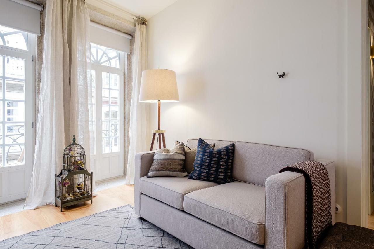 Boutique Rentals-Flores Plaza In City Historical Center Porto Luaran gambar