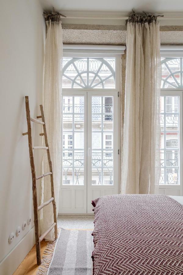 Boutique Rentals-Flores Plaza In City Historical Center Porto Luaran gambar