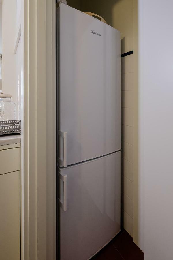 Boutique Rentals-Flores Plaza In City Historical Center Porto Luaran gambar