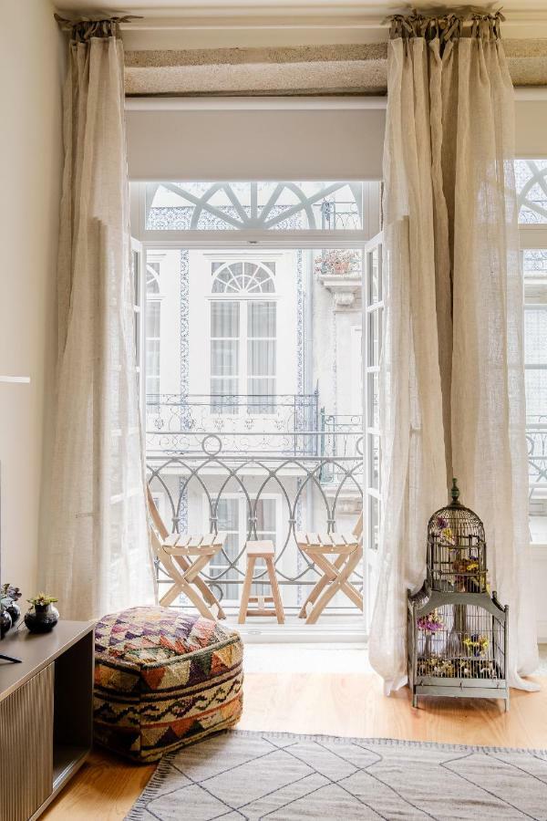 Boutique Rentals-Flores Plaza In City Historical Center Porto Luaran gambar