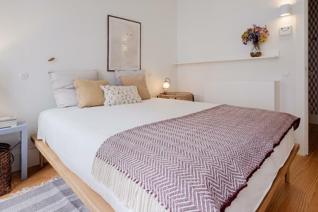 Boutique Rentals-Flores Plaza In City Historical Center Porto Luaran gambar